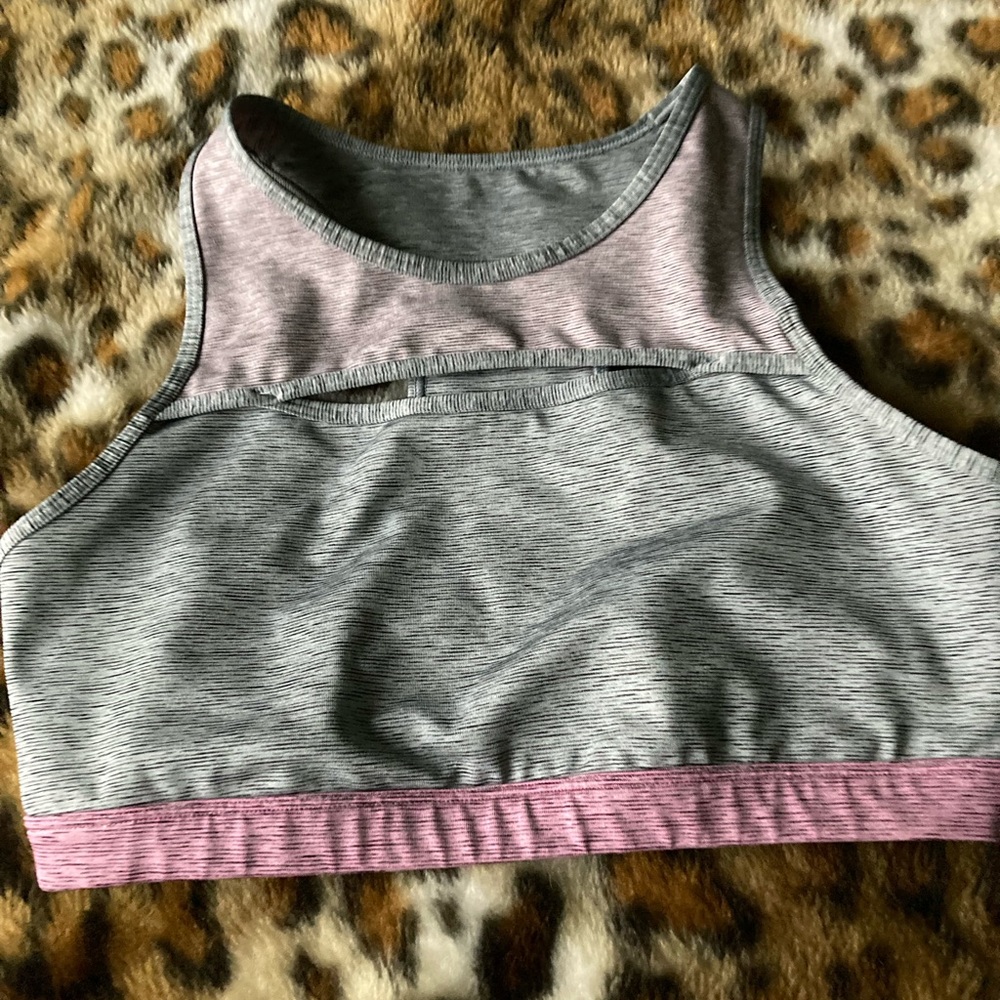Gap fit Size Medium Grey/Pink Non Wired Sports Bra.  New Without Tags!